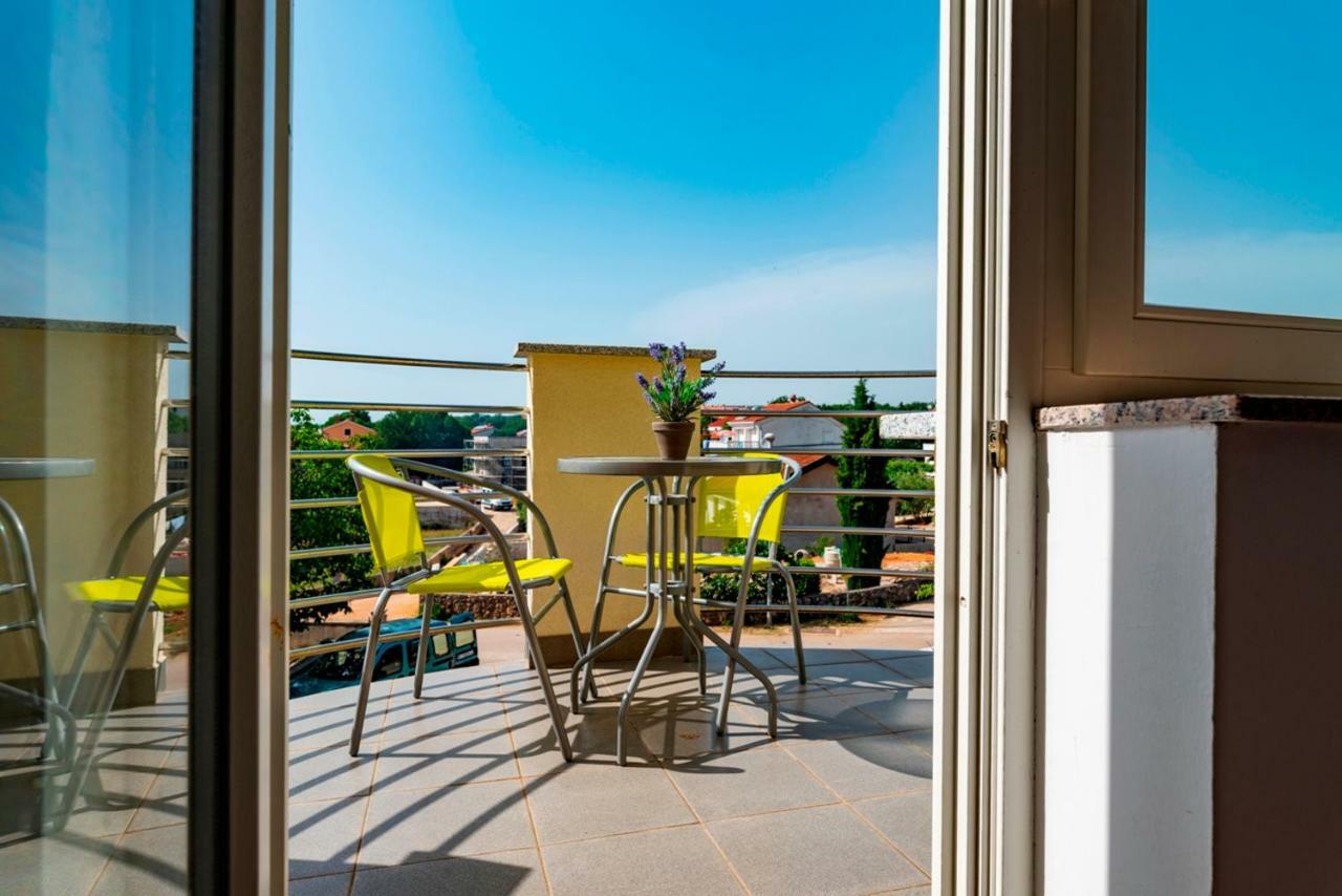 Pinezići Lavanda Apartments&Studios מראה חיצוני תמונה