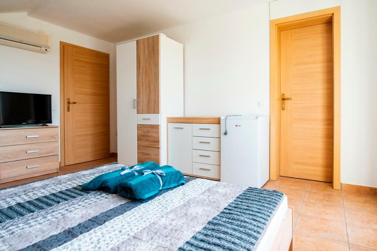 Pinezići Lavanda Apartments&Studios מראה חיצוני תמונה