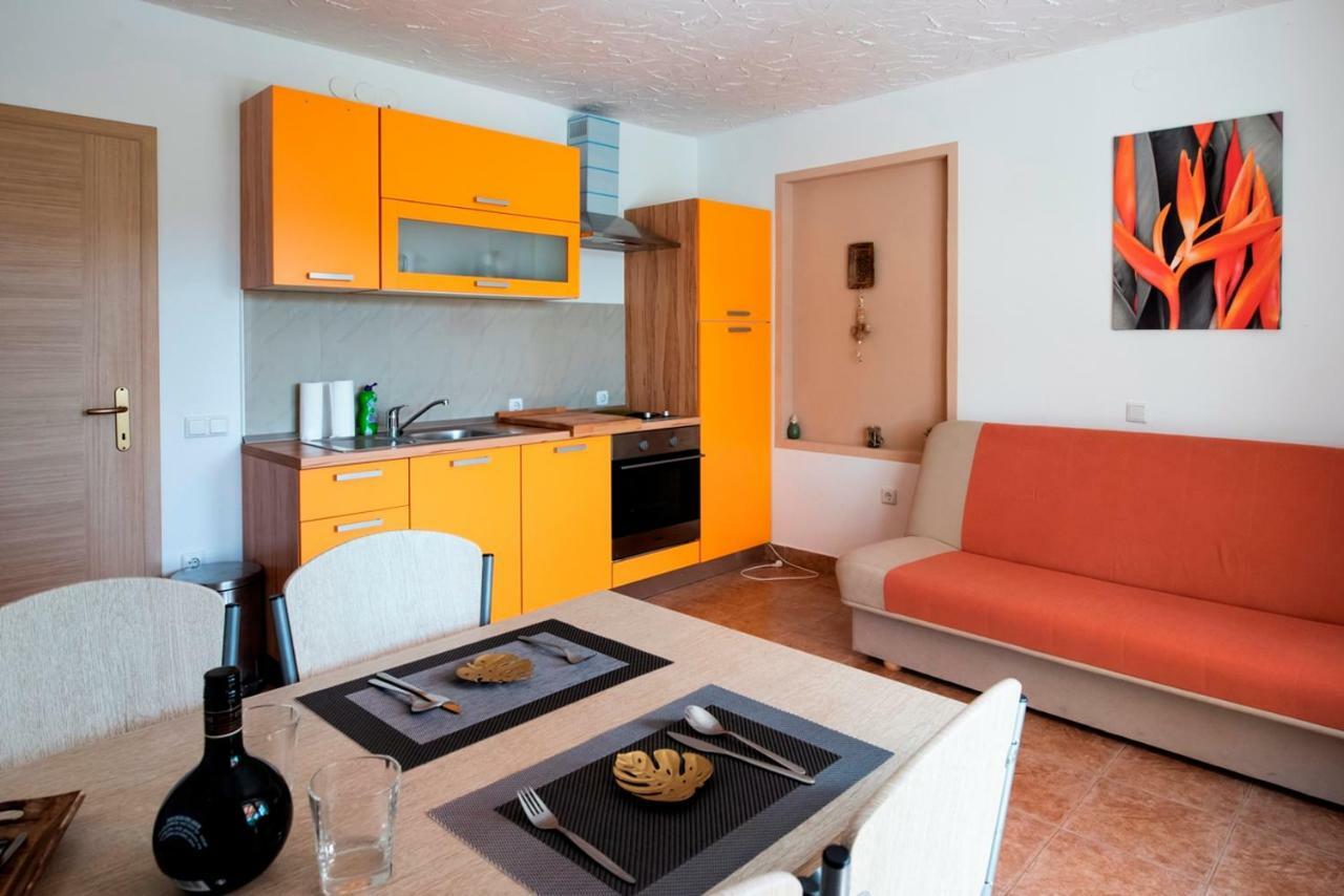 Pinezići Lavanda Apartments&Studios מראה חיצוני תמונה