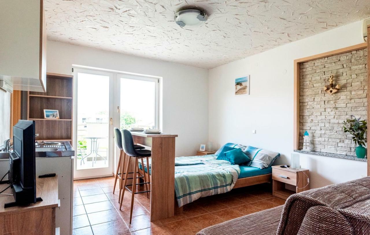 Pinezići Lavanda Apartments&Studios מראה חיצוני תמונה