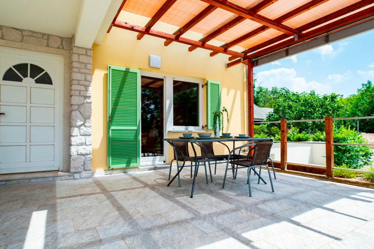 Pinezići Lavanda Apartments&Studios מראה חיצוני תמונה