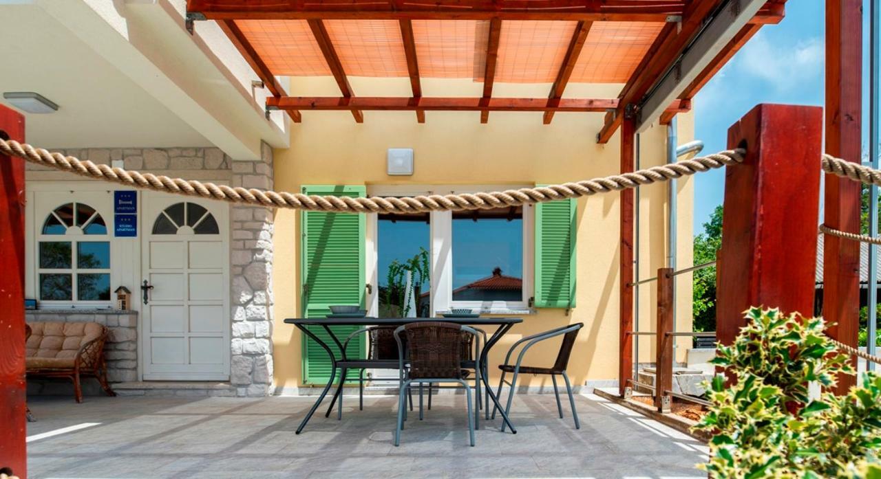 Pinezići Lavanda Apartments&Studios מראה חיצוני תמונה