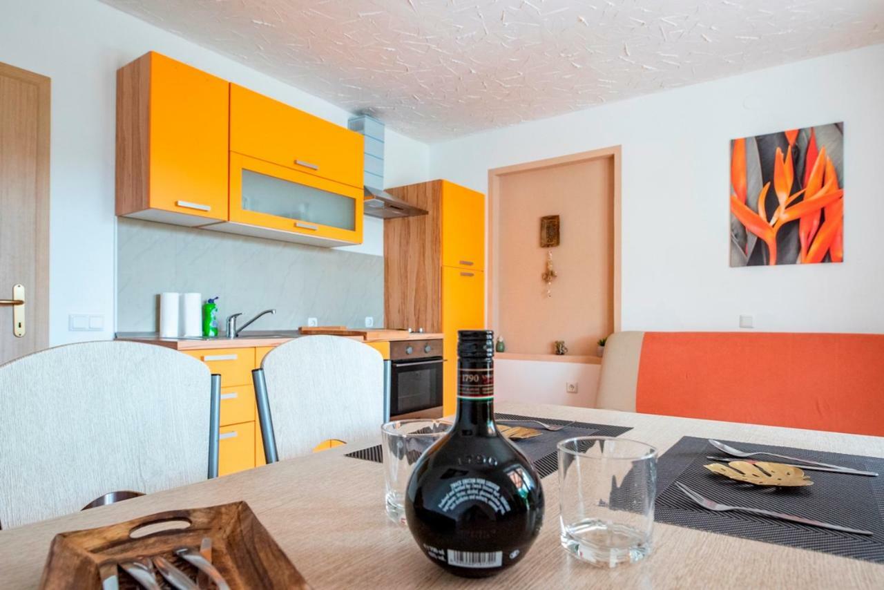 Pinezići Lavanda Apartments&Studios מראה חיצוני תמונה