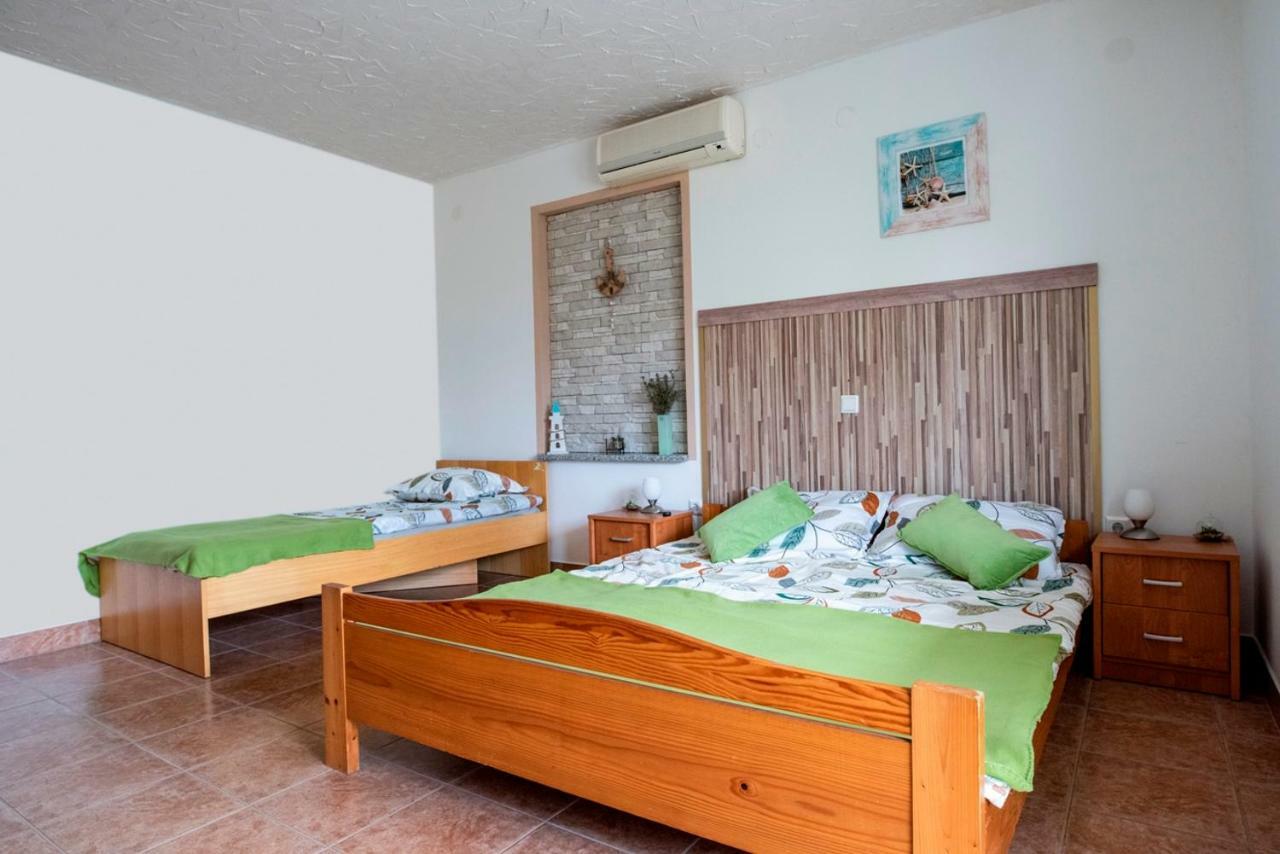 Pinezići Lavanda Apartments&Studios מראה חיצוני תמונה