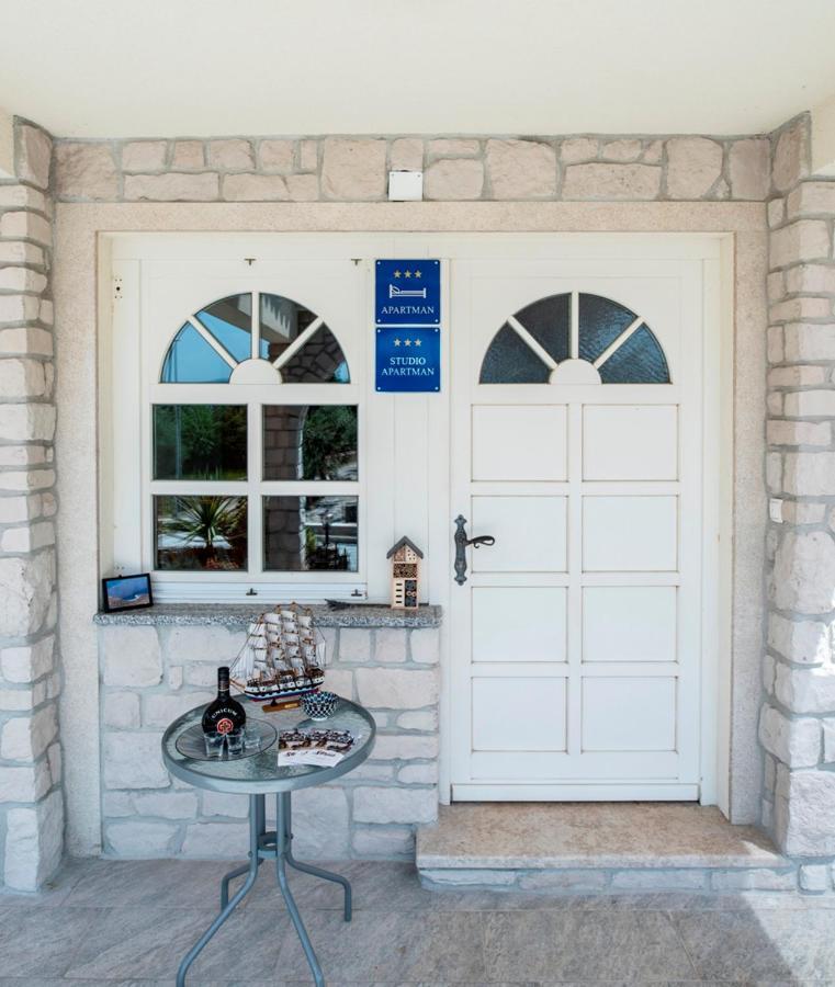 Pinezići Lavanda Apartments&Studios מראה חיצוני תמונה