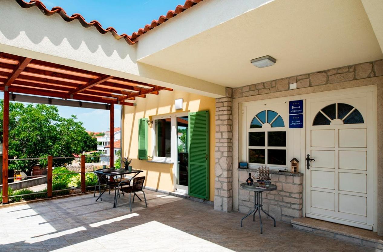 Pinezići Lavanda Apartments&Studios מראה חיצוני תמונה